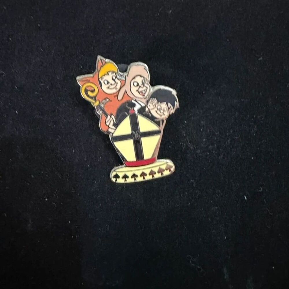 Disney Hidden Mickey Pin 2 of 6 Vintage Disney Parks Trading Pin
